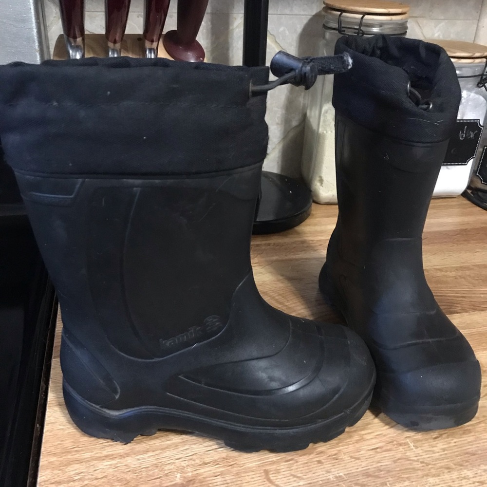 Kamik winter boots size 12
